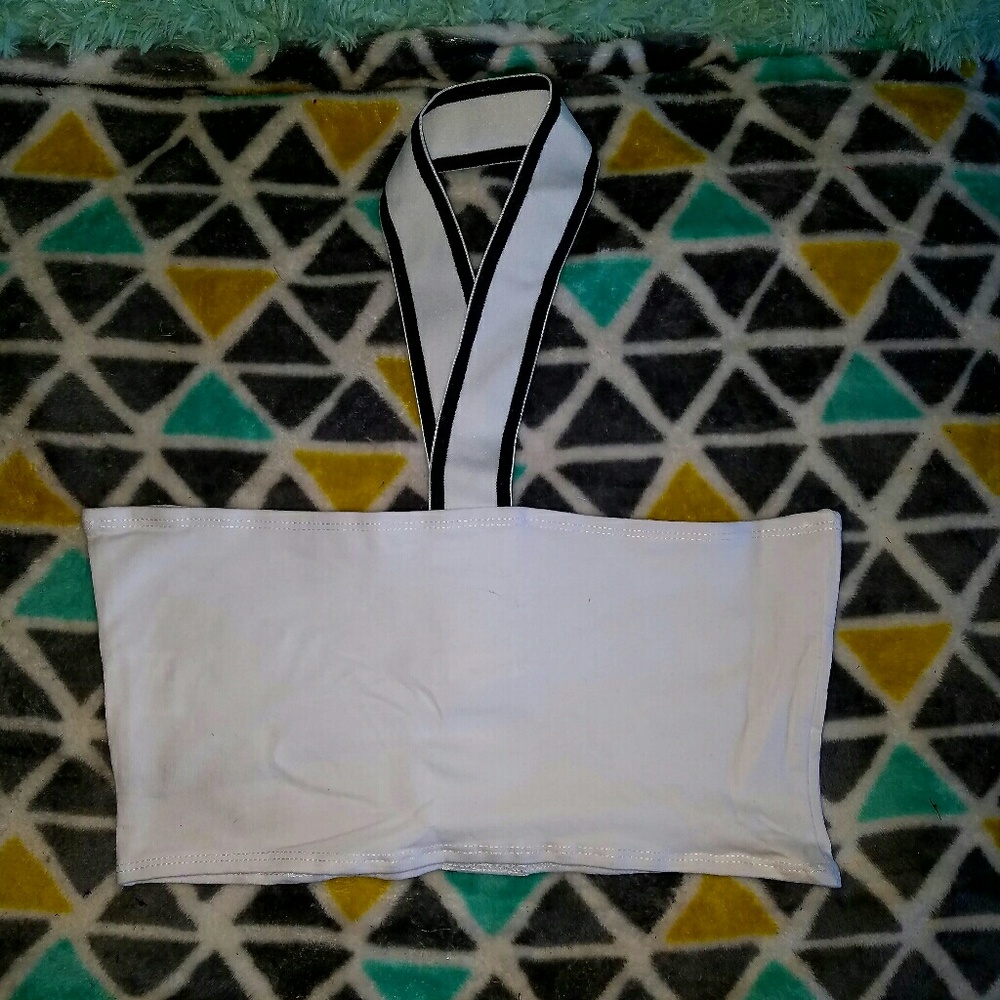 NEW BUCKLE TOP - Picture 5 of 6